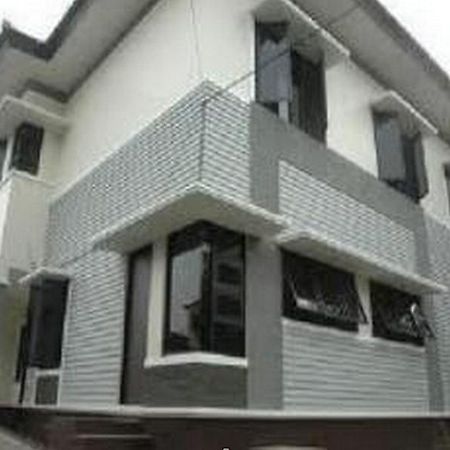 Guesthouse Durentiga Джакарта Экстерьер фото